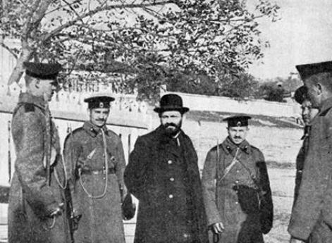 Бейлис под стражей. Фотография 1913 года