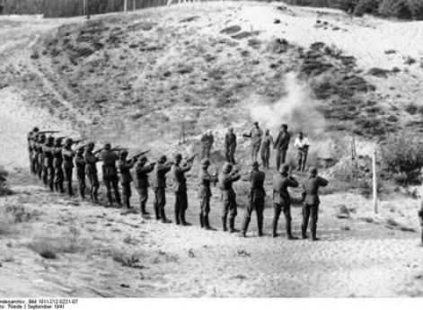 Расстрел арестованных подпольщиков. Сентябрь 1941 г.