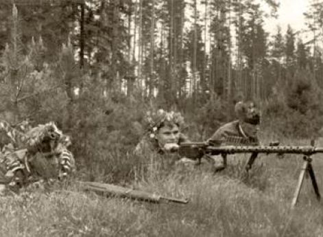 Литовские полицейские перед боем с советскими партизанами. 1943 г.