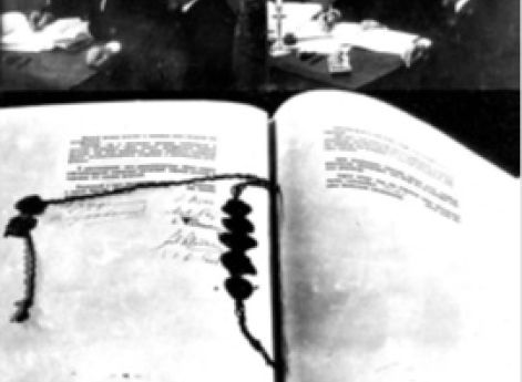 Тартуский мирный договор подписывают член ВЦИК Советов Рабочих, Крестьянских, Красноармейских и Казачьих Депутатов Адольф Абрамович Иоффе и член Учредительного Собрания Эстонии Иван Иванович Поской.