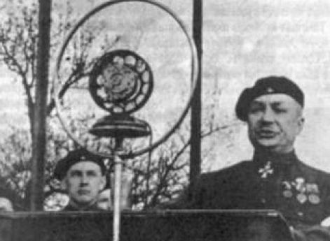 Генерал-майор Андрес Ларка и Артур Сирк на митинге. 1933 г.