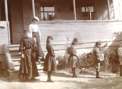 Во дворе дома Мяздриковых. Муром.