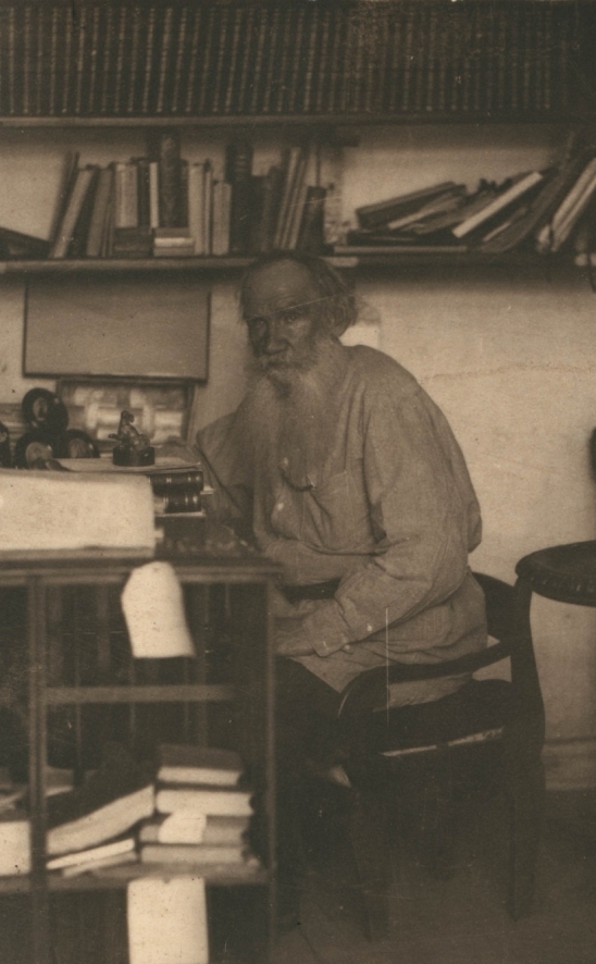 Лев Толстой в этот день рекомендовал обратить внимание на простоту