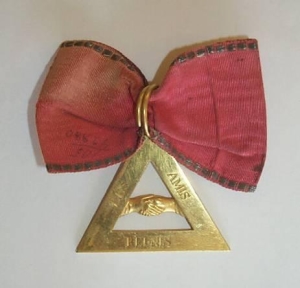 Работы и собрания Ложи Ищущих Манны закрыть, а членов ее обязать подписками впредь таковых не учреждать