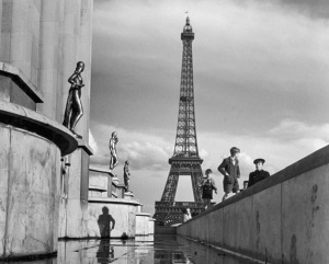 Выпуская в свет настоящую книгу, над которой я работал несколько лет, считаю нужным предпослать ей небольшое предисловие