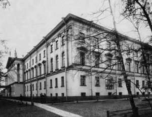 Дежурный студент записал в Дневник основные идеи из декции по систематической философии профессора Беляева