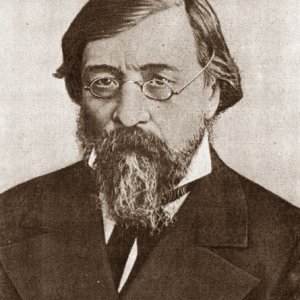 С какой стороны подходил Чернышевский к критике кантианства