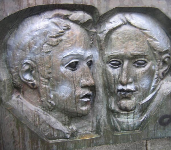 Открытие стелы, где юноши А.Герцен и Н.Огарев дали клятву бороться с самодержавием