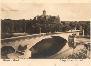 Уже давно я в Галле, читая русский язык и литературу