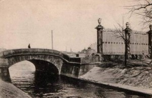 В «Новом времени» публикуется анонимное письмо, в котором Волынский обвиняется в плагиате материалов Мережковского